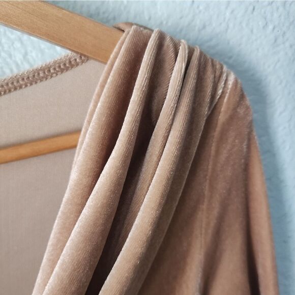 Deadly Dames Film Noir Dress Velvet rushed sides for perfect fitting - Picture 6 of 13